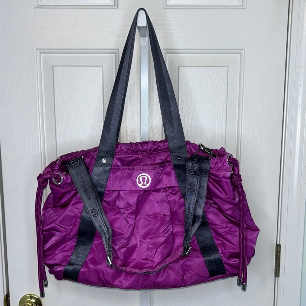 lululemon Effortless Bag Yoga Tote Laptop Neon Purple Nylon - Picture 3 of 17